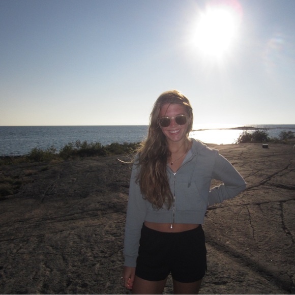 Meet your Posher, Eryn - Picture 2 of 4